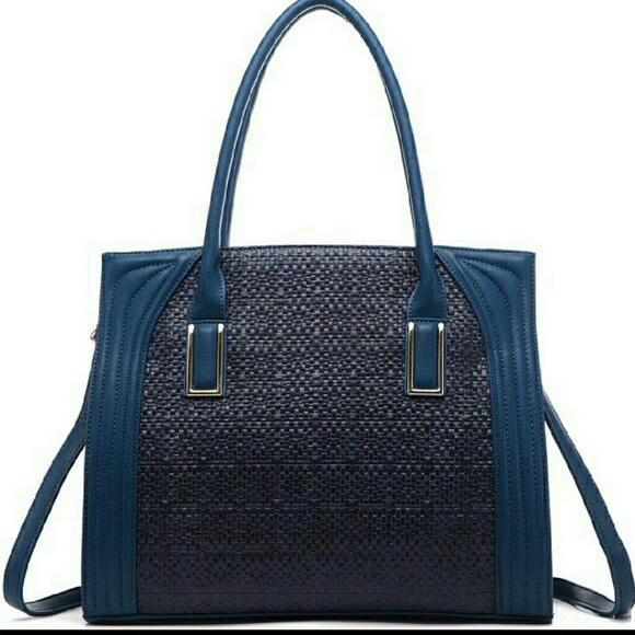 ❄Winter Sale❄ Dariela Weave Tote (Last One!) - Picture 1 of 4